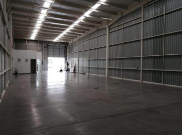 Bodega comercial · 370m² · 4 Estacionamientos · Bodega en Renta por Parque Industrial Benito Juárez