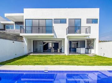 Casa · 347m² · 3 Recámaras · 5 Estacionamientos · Casa en Fraccionamiento en Burgos Temixco - Maz - 2180 - Fr