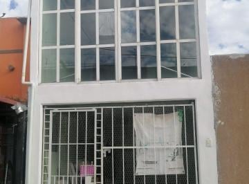 Casa · 90m² · 3 Recámaras · 1 Estacionamiento · Casa en Privada con Jacuzzi, Los Héroes Chalco