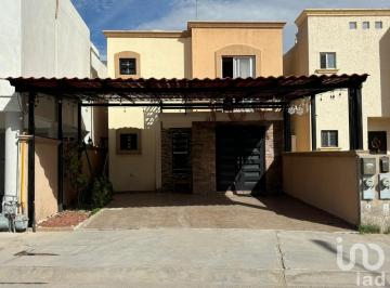 Casa · 141m² · 3 Recámaras · 2 Estacionamientos · Casa en Venta Santa Clara II Cd. Juarez, Chih Fracc. Privado