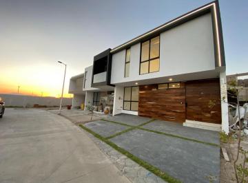 Casa de 4 habitaciones, Zapopan · Hermosa Residencia a Estrenar
