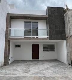 Casa · 187m² · 3 Recámaras · 2 Estacionamientos · Casa en Venta Nueva en Fraccionamiento Zona La Radial Uvm Cholula Puebla