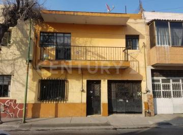 Casa · 264m² · 7 Recámaras · 2 Estacionamientos · Casa en Venta en Colonia San Juan de Dios en Sector Libertad.
