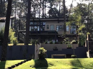 Casa en condominio de 4 habitaciones, Valle de Bravo · Venta Casa con Seguridad en Circuito Avándaro