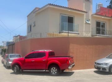 Casa · 390m² · 3 Recámaras · 3 Estacionamientos · Casa en Venta, Zona Norte, Ocotepec, Cuernavaca