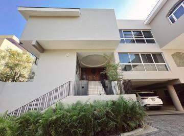 Casa de 5 habitaciones, Zapopan · Casa en Venta Loma Real 5