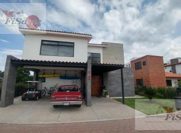 Casa · 450m² · 4 Recámaras · 2 Estacionamientos · Magnifica Casa en Venta - San Gil