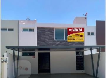 Casa · 150m² · 3 Recámaras · 2 Estacionamientos · Casa - San Juan del Río