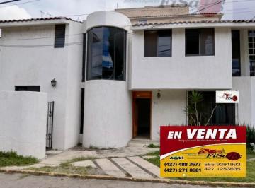 Casa · 184m² · 3 Recámaras · 2 Estacionamientos · Casa - Centro