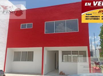 Casa · 220m² · 3 Recámaras · 2 Estacionamientos · Casa en Venta