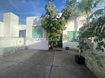 Casa de 2 habitaciones, Querétaro · Casa con 2 Recámaras y Area de Tv. Venta - Real de Juriquilla