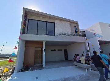 Casa en condominio · 248m² · 3 Recámaras · 2 Estacionamientos · PH - Residencial Lomas Residencial