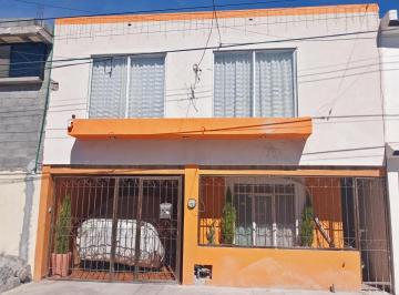 Casa de 4 habitaciones, Saltillo · Casa en Venta en Balcones de Bellavista