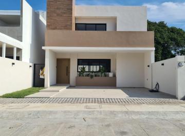 Casa de 3 habitaciones, Boca del Río · Casa en Venta en Lomas del Dorado