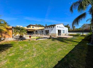 Casa de 3 habitaciones, Querétaro · Venta. Balcones de Juriquilla - Casa, Cuarto de Servicio, 3 Recámaras, Alberca