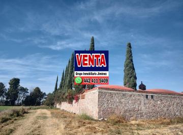 Casa · 500m² · 4 Recámaras · 15 Estacionamientos · Casa - Pedro Escobedo