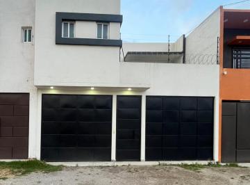 Casa · 300m² · 4 Recámaras · 2 Estacionamientos · Casa en Venta en Capultitlan, Ejido