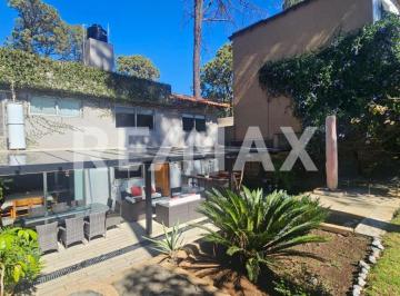 Casa · 240m² · 4 Recámaras · 2 Estacionamientos · Casa en Venta - (4)