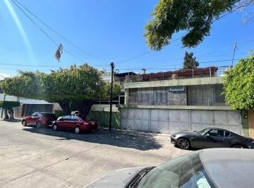 Casa · 545m² · 8 Recámaras · 4 Estacionamientos · Casa de Inversion en Vallarta Sur