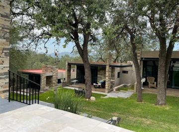 Quinta de 4 habitaciones, Santiago · Venta de Moderna Quinta Familiar