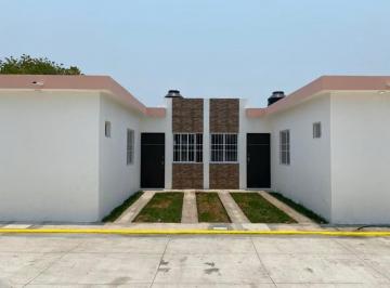 Casa · 65m² · 2 Recámaras · 1 Estacionamiento · Casa en Venta en Fracc Jardines de Medellin