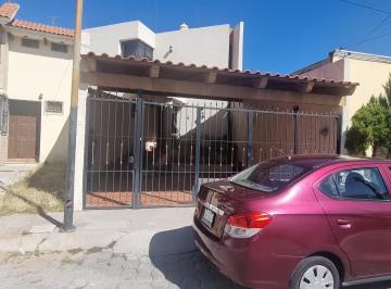 Casa en condominio de 3 habitaciones, Aguascalientes · Casa en Venta Centrica Cosio en Privada $