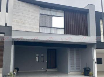 Casa · 286m² · 3 Recámaras · 2 Estacionamientos · Casa en Venta en Altares Residencial