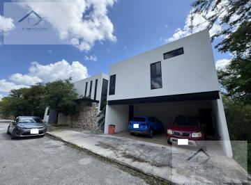 Casa · 362m² · 4 Recámaras · 3 Estacionamientos · Casa en Conkal