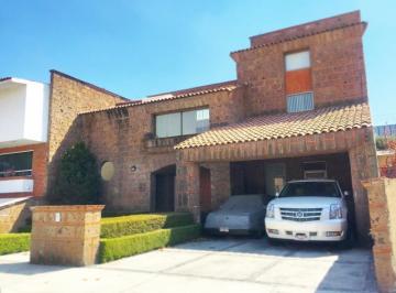 Casa · 600m² · 3 Recámaras · 3 Estacionamientos · Casa en Residencial Country Club