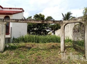 Terreno / Lote · 250m² · Terreno en Venta en Colonia Bosques de Campeche, Campeche.