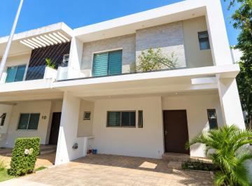 Casa Renta de 3 habitaciones · Casa en Renta en Residencial Arbolada