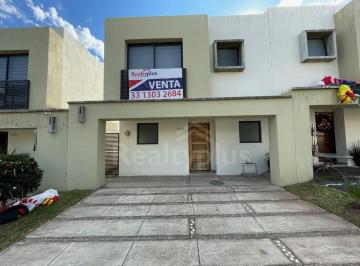 Casa de 3 habitaciones, Tlajomulco de Zúñiga · Casa en Venta en Adamar