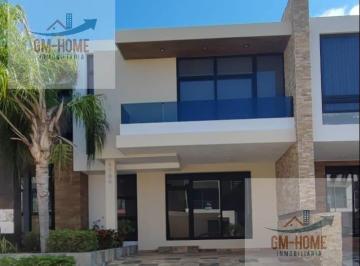 Casa · 5 Recámaras · Casa en Renta en Altabrisa
