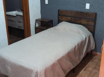 Departamento compartido de 3 habitaciones, San Pedro Tlaquepaque · Cuarto Amueblado Para Una Persona Profesionistas / Estudiantes