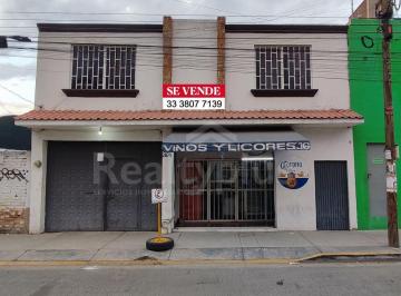 Casa · 200m² · 5 Recámaras · Local Comercial con Bodegas y Patio de Maniobras en Venta en Hogares de Nuevo México