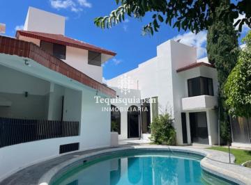 Casa de 5 habitaciones, Tequisquiapan · Casa en Venta en Club de Golf Tequisquiapan