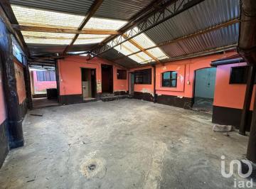 Casa · 137m² · 4 Recámaras · 1 Estacionamiento · Se Vende Casa en Calle Diego de Mazariegos, Centro Histórico