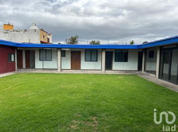 Casa · 405m² · 5 Recámaras · 3 Estacionamientos · Venta de Residencia en San Pedro Cholula, Puebla