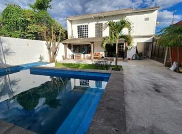 Casa · 300m² · 5 Recámaras · 1 Estacionamiento · Casa en Venta en Acapatzingo, Cuernavaca, Morelos. Recursos Propios