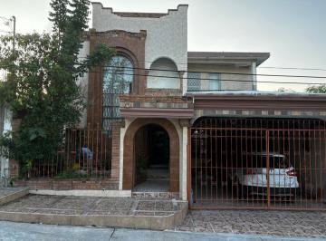 Casa · 542m² · 2 Estacionamientos · Casa en Venta