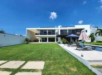 Casa · 246m² · 2 Recámaras · 2 Estacionamientos · Casa en Venta, en Fracc. Burgos de Cuernavaca, Temixco, Morelos