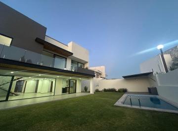0d7b8437a2329a96f7f58bff83974c2ba434e9bae35f468a66d52a0994db1666 · Casa en Venta, Club de Golf Paraiso Country Club Al Sur de Cuernavaca