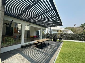 d03c62133c05e802462d0aa3a477408cc10e2215808096ca0d331991ec868848 · Casa en Venta Fracc. Rinconada, Palmira Tinguindín, Zona Sur, Vigilancia