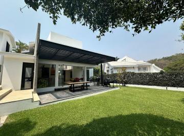 3da465a9f3ec91156618ee8b6792714852637b2e13d456a28b0b34f937d7000f · Casa en Venta Fracc. Rinconada, Palmira Tinguindín, Zona Sur, Vigilancia