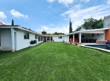 Casa · 525m² · 5 Recámaras · 12 Estacionamientos · Casa en Venta de un Nivel en Pedregal de Las Fuentes, Jiutepec, Morelos