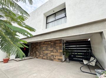 Casa de 4 habitaciones, San Luis Potosí · Casa en Venta en Alquerias con Casa de Visitas