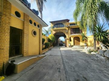 Casa · 470m² · Propiedad en Venta con Uso de Suelo Mixto en Temixco, Morelos.