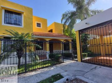 Casa de 4 habitaciones, Monterrey · Casa en Venta en Colonia Paseo de Cumbres 3er Sector