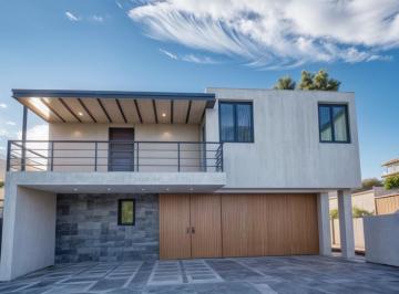 Casa de 4 habitaciones, Querétaro · Residencia en Venta en Lomas de Juriquilla, Diseño de Autor, Triple Altura!