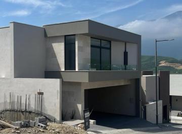Casa · 413m² · 3 Recámaras · 2 Estacionamientos · Casa en Venta en Castaños del Vergel